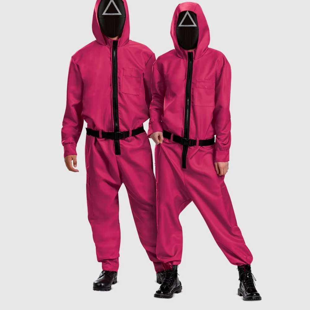 Squid games, costume size medium.  Halloween costume.